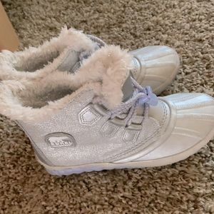 Sorel girls youth 3 boots